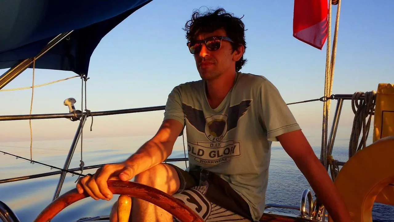 Stay On A Beautiful Ocean Going Classic Schooner! Barcelona Úszó hotel