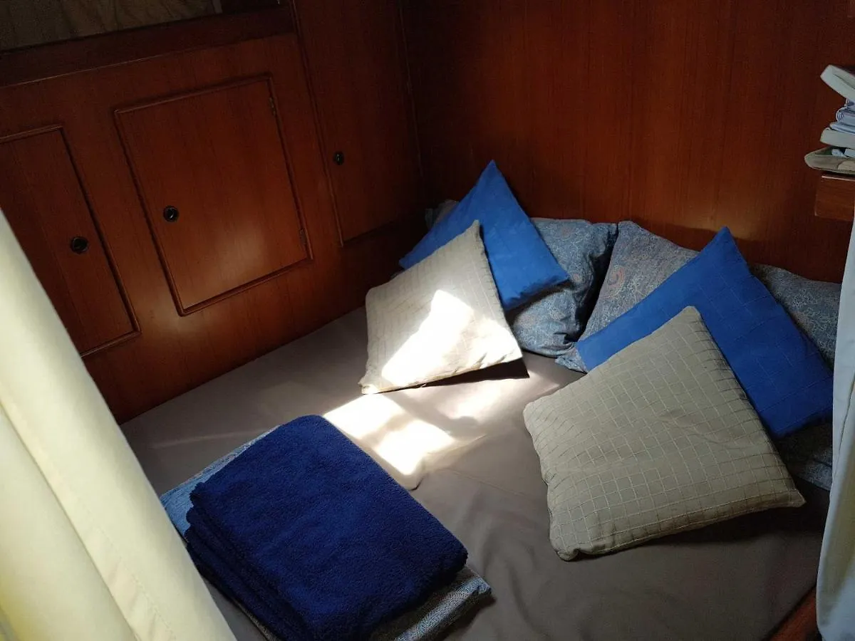 Bateau-hôtel Stay On A Beautiful Ocean Going Classic Schooner! Barcelone Espagne