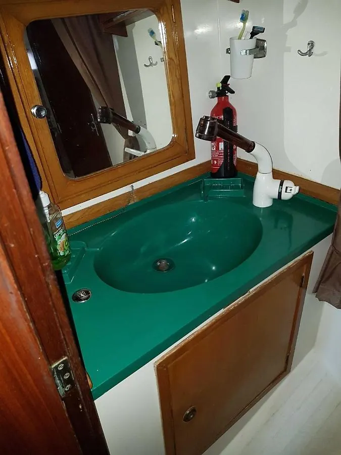 Stay On A Beautiful Ocean Going Classic Schooner! Barcelone Bateau-hôtel