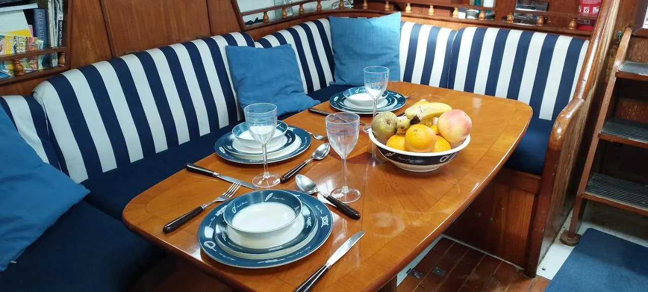 Stay On A Beautiful Ocean Going Classic Schooner! Barcelone Bateau-hôtel